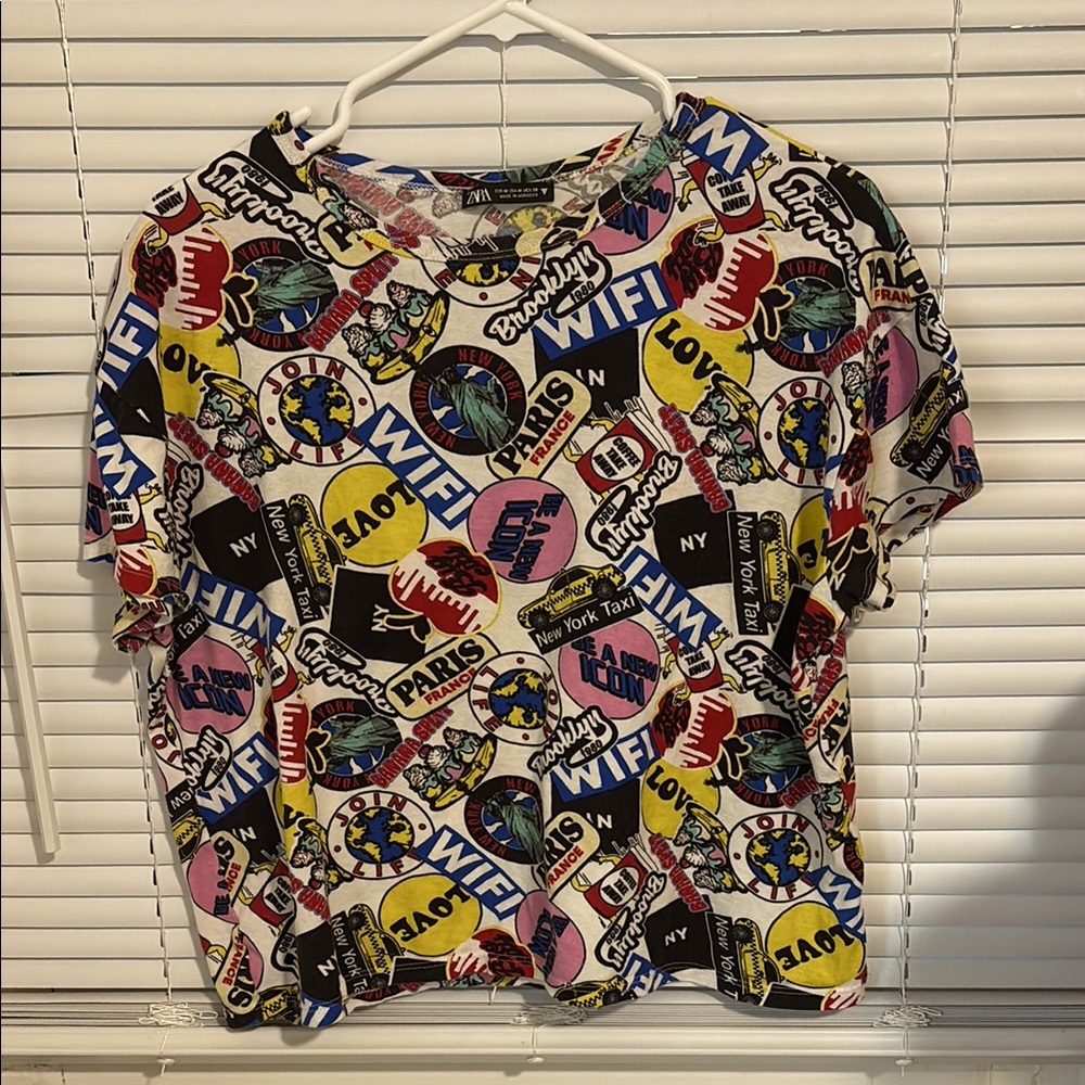 Zara White and Red Short Sleeve Tee with Comic Print